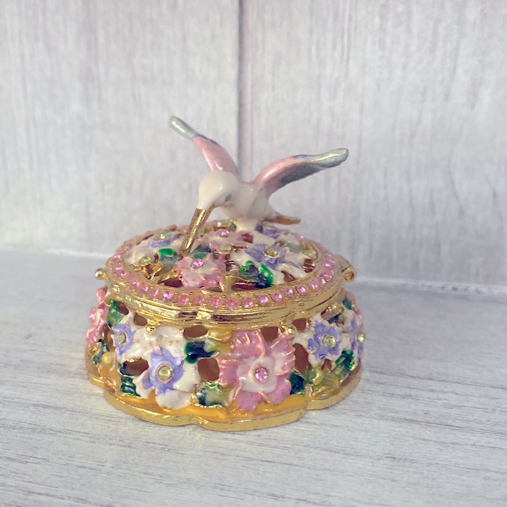 Stunning floral and hummingbird enameled ring box!